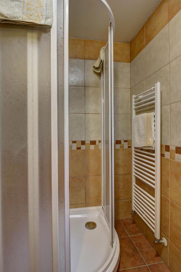 Koliba u Kuba a rekreačné domy Hrustin Extérieur photo